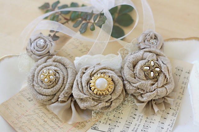 Skarpetkowa dekoracja DIY Dekoracja ze skarpetek, oryginalny element wystroju DIY do domu