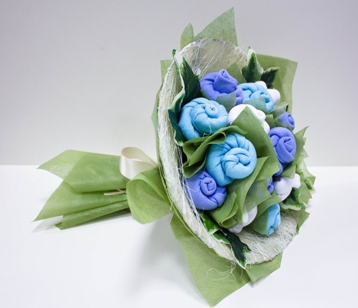 Bukiet ze skarpetek DIY Oryginalny bukiet ze skarpetek, pomysłowy prezent DIY dla każdego