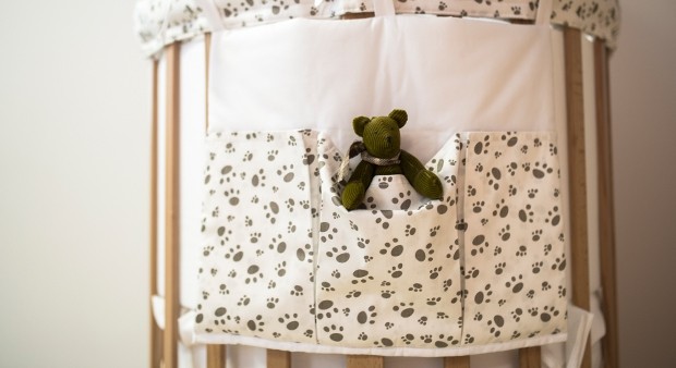 Stylowa Ochrona Łóżeczka Zestaw ochraniaczy do łóżeczka dziecięcego: welur, bezpieczeństwo dziecka 2026 i piękny wygląd.