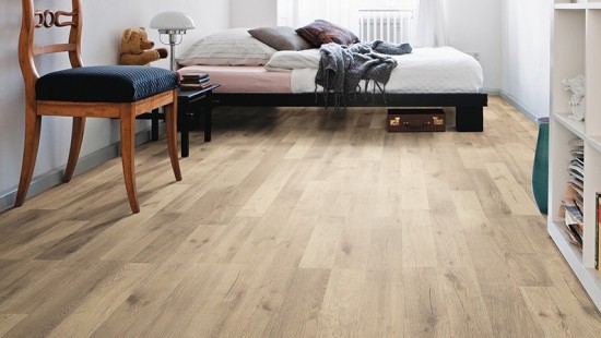 Parkiet czy Laminat? Różnice między parkietem a laminatem podłogowym, ważne przy wyborze paneli podłogowych.