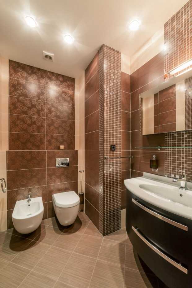 Tapeta w kwiaty Projektowanie wnętrz 2026: tapeta w kwiaty w małym mieszkaniu z trwałymi meblami