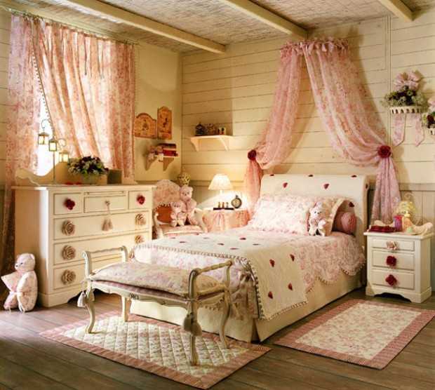 Różowy pokój Prowansja Pokój dziecięcy w stylu prowansalskim z dominującymi różowymi odcieniami i pastelowymi dekoracjami
