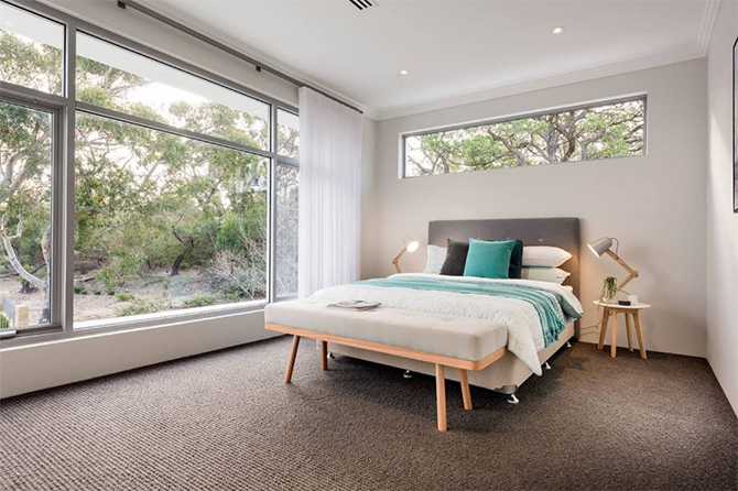 Akcenty w szarości Detale: Nowoczesny dom 2026, minimalistyczne wnętrze, szare akcenty i oświetlenie.