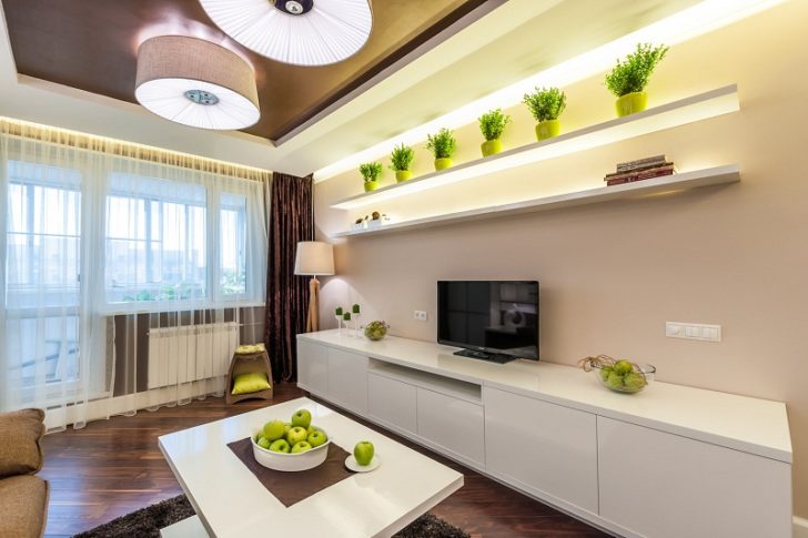 Loft: Nowoczesny salon Aranżacja salonu w stylu loft 2026: Minimalistyczny design, szara sofa i industrialne lampy.