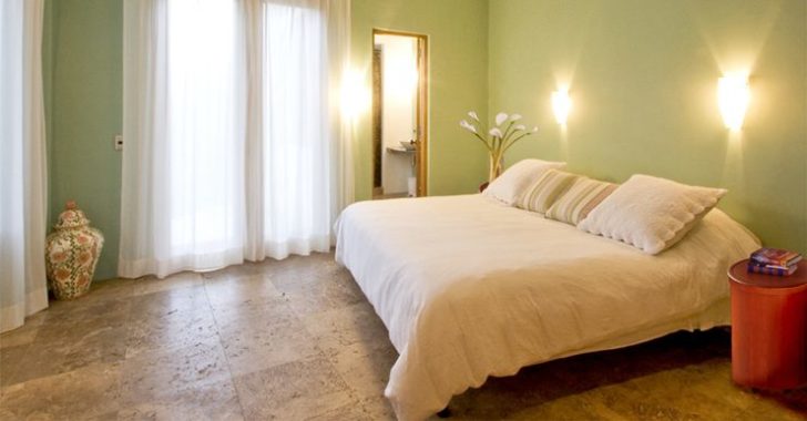 Korek w sypialni 2026 Korkowa podłoga w sypialni 2026: izolacja i komfort dla lepszego snu.