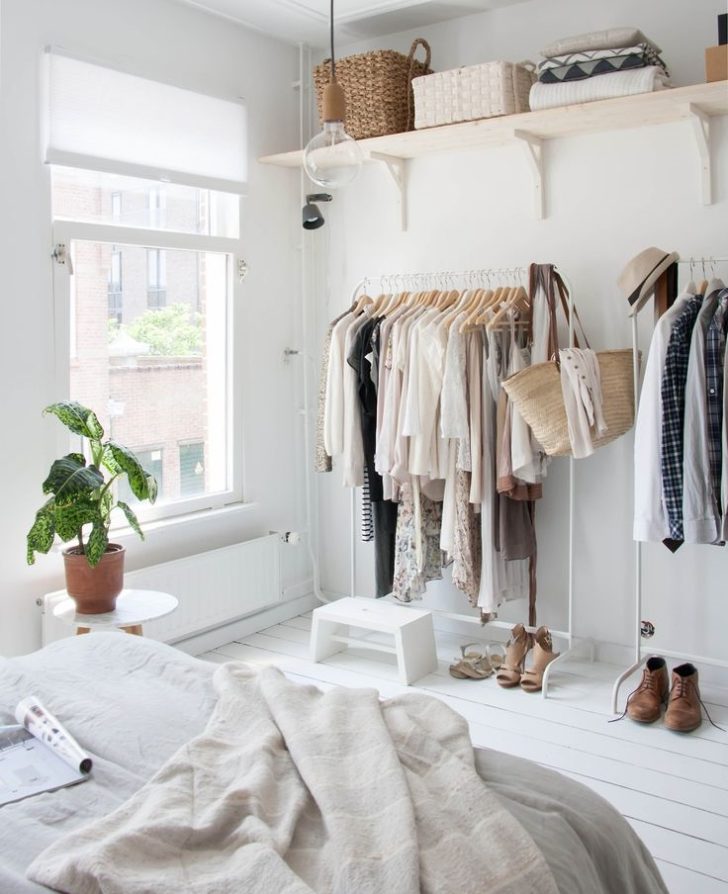 Przechowywanie w sypialni Otwarty system przechowywania w sypialni 2026: praktyczne rozwiązanie.