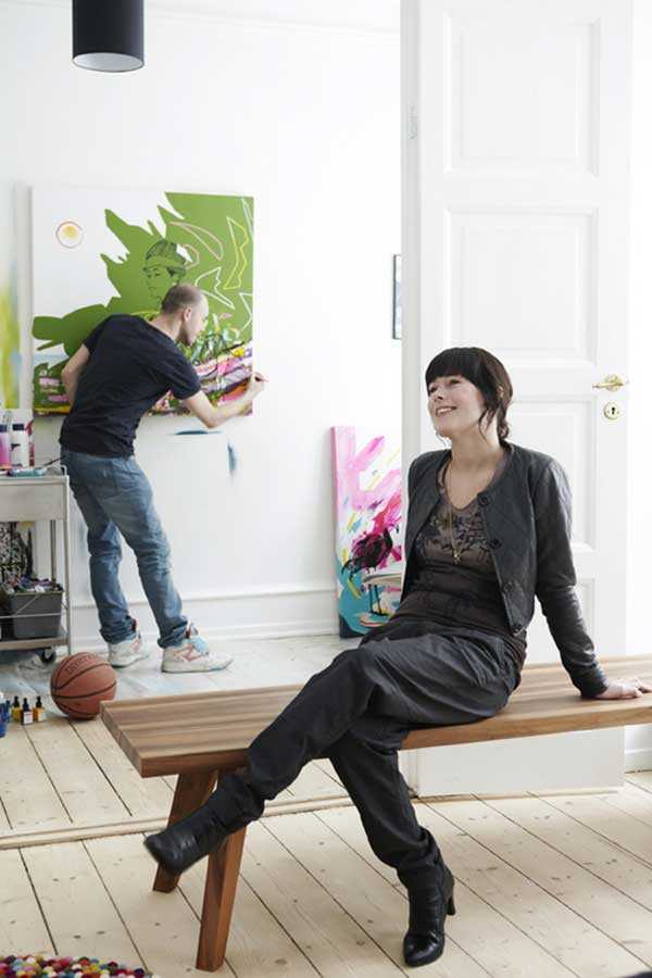 Obrazy w centrum uwagi Mieszkanie artystów 2026: obrazy jako centralny element wystroju, styl skandynawski, zdrowie.