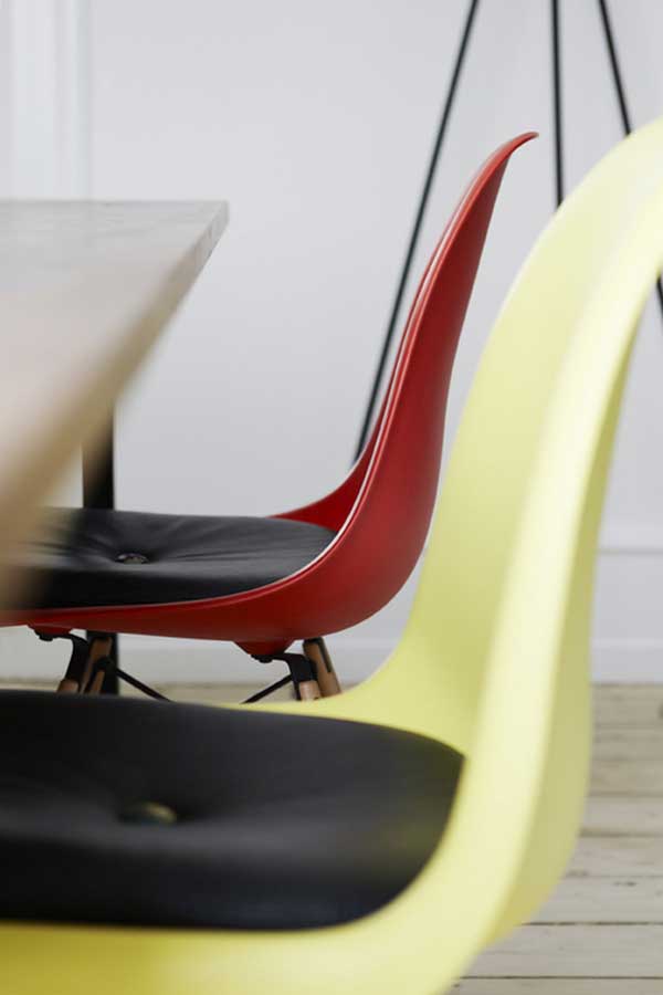 Jasne i przestronne Mieszkanie artystów 2026: Jasne wnętrze w stylu skandynawskim, obrazy, naturalne światło, regeneracja.