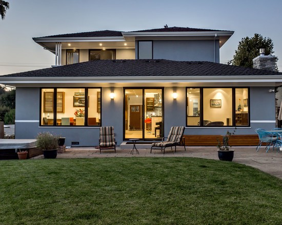 Inspiracje kolorystyczne Zestawienie kolorów elewacji i dachu: inspiracje dla harmonijnego wyglądu domu.