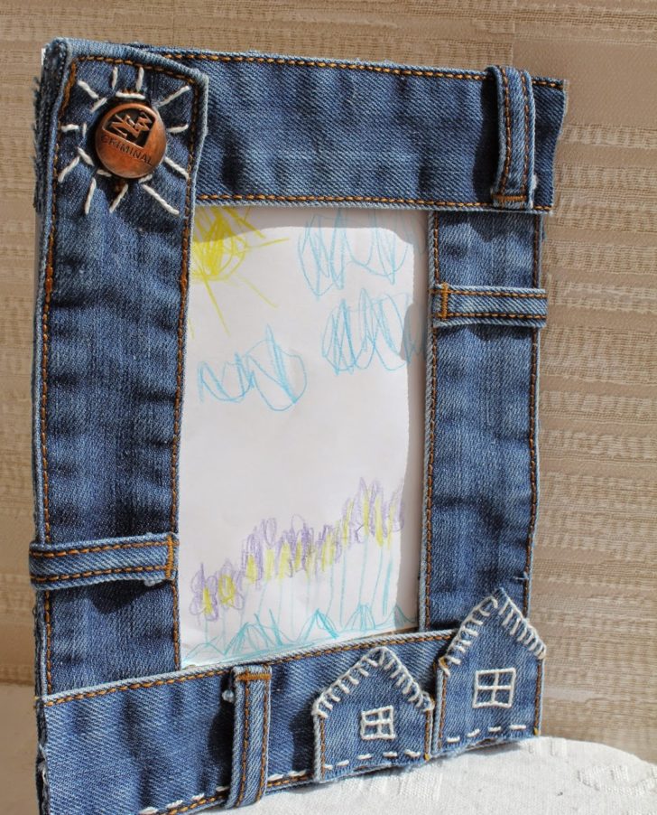 Dżinsowy Recykling Ramki Fotoramka DIY zrobiona ze starych dżinsów, inspiracja 2026 na recykling tekstyliów.