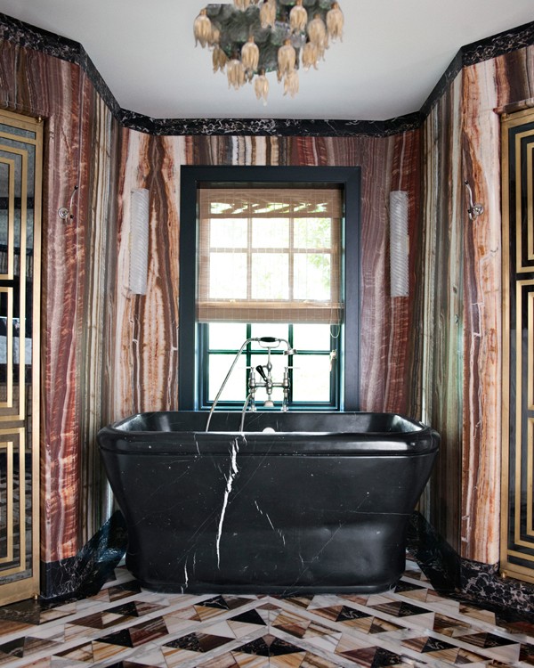 Dom z charakterem Dom z duszą: połączenie stylu glamour, Art Deco i biblioteki