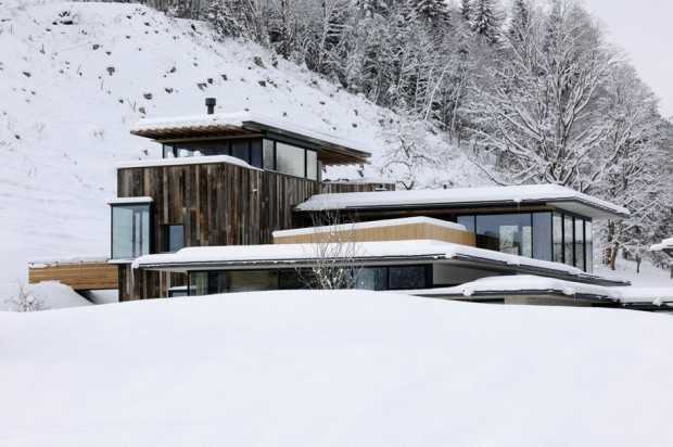 Przestrzeń i światło Wiesergut Architektura minimalistyczna 2026: Hotel Wiesergut w Austrii z przestronnymi wnętrzami i szklanymi elementami.