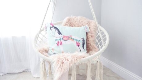 Łóżko na lata: Jak wybrać solidną ramę i spać spokojnie — Łóżka z litego drewna