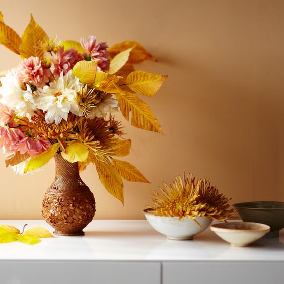 Jesienny bukiet DIY Jasny bukiet jesienny z suszonych liści. Dekoracje z liści DIY.