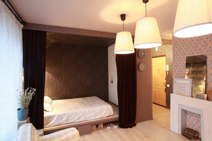 Sypialnia w Salonie? Strefa sypialna w salonie oddzielona regałem, aranżacja 2026, minimalizm.