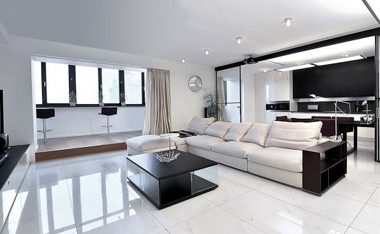 Błysk i Przestrzeń Błyszcząca podłoga w salonie, wizualnie powiększa przestrzeń, nowoczesny styl 2026.