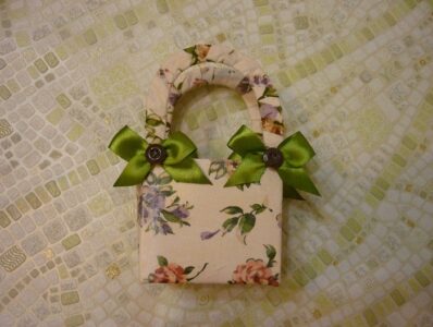 DIY: Unikalne opakowania na prezenty z recyklingu – krok po kroku — Opakowanie na prezent DIY