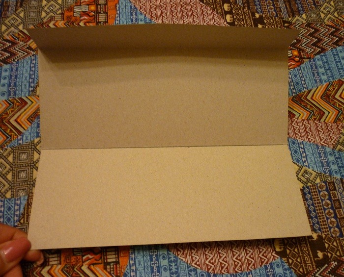 Złoty prezent DIY DIY koperta na pieniądze ze złotego kartonu – ręcznie robiony prezent dla mężczyzny.