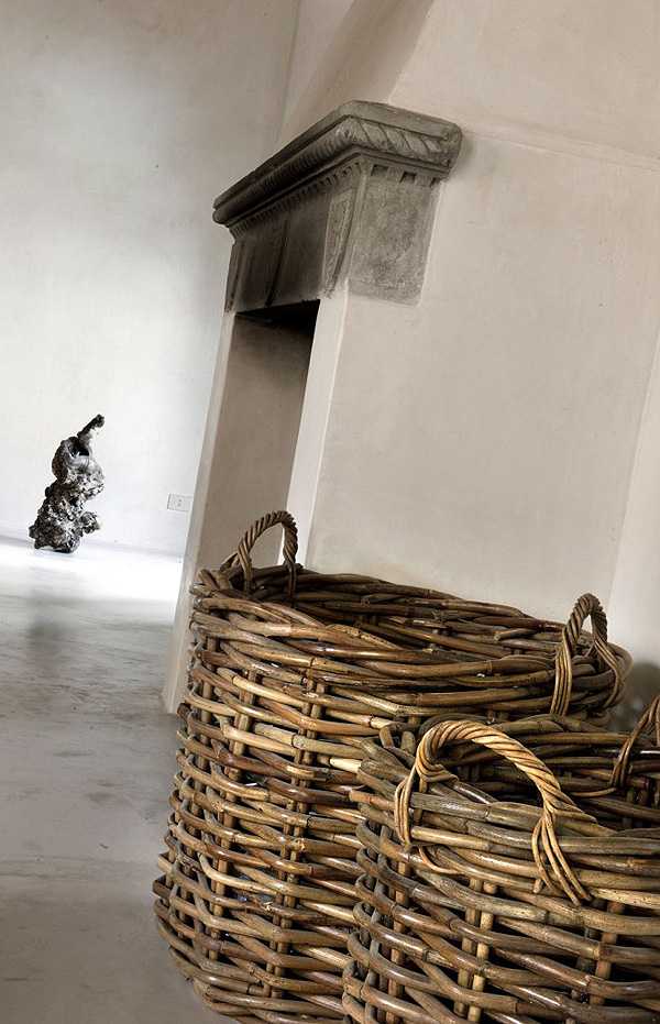 Toskańska sypialnia z widokiem Włoska sypialnia z balkonem i widokiem na toskańskie wzgórza – relaks