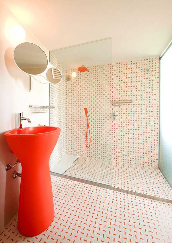 Marmurowa elegancja kuchni Nowoczesne włoskie wnętrze: minimalistyczna kuchnia z wyspą i marmurowymi blatami, rok 2026.