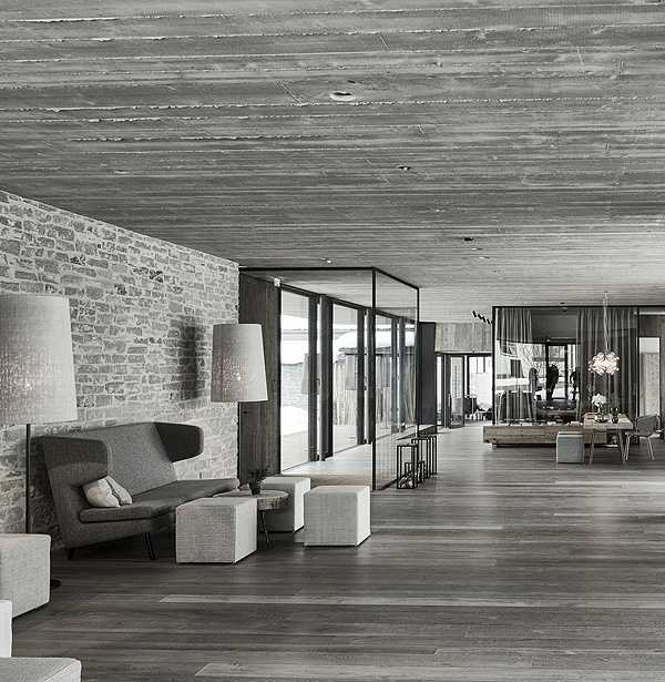 Elegancja Wiesergut Hotel Wiesergut: Elegancki minimalizm i nowoczesna architektura w sercu Austrii.