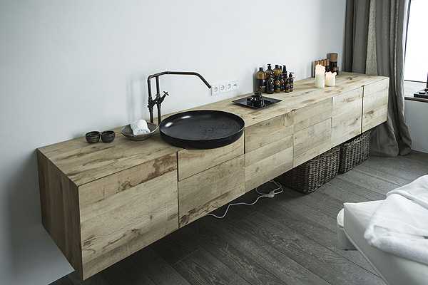 Wiesergut: Szklane inspiracje Architektura hotelowa 2026: Szklane fasady i minimalistyczny wystrój hotelu Wiesergut.