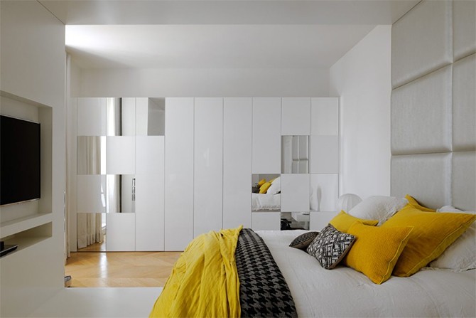 Francuska sypialnia Elegancka biała sypialnia w awangardowym francuskim zamku 2026