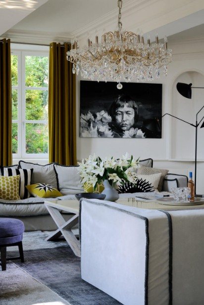 Pokój księżniczki Pokój dziewczynki w awangardowym francuskim zamku 2026 z żółtymi akcentami