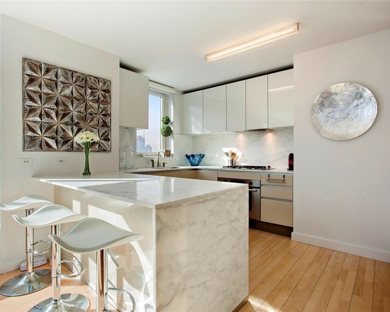 Faktura na ścianie Nowoczesna kuchnia: pomysł na dekorację ściany farbą strukturalną 2026