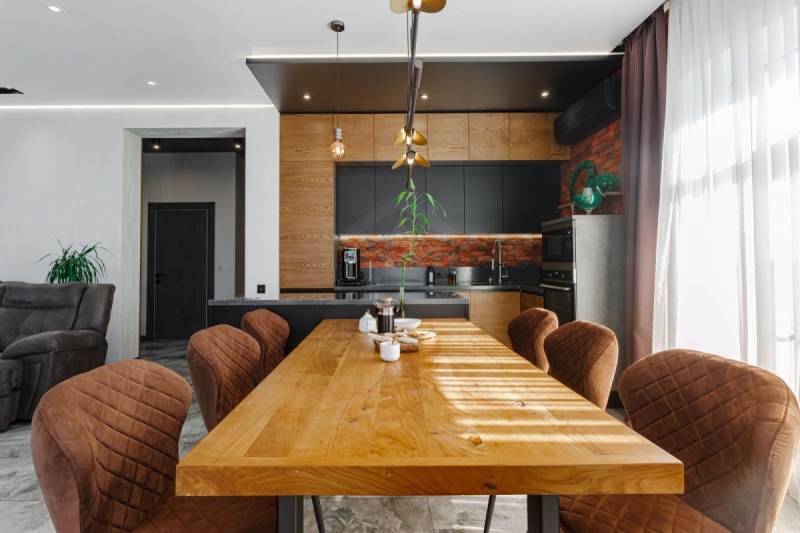 Styl i Nowoczesność Nowoczesne i stylowe meble w aranżacji wnętrz domu za miastem 2026.