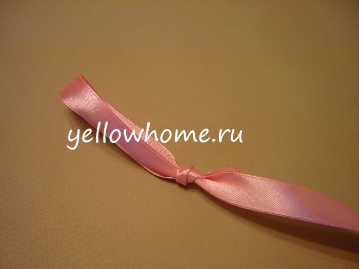 Kreatywna Girlanda DIY Ręcznie robiona girlanda z kart i wstążek, pomysł na oryginalne dekoracje świąteczne DIY 2026