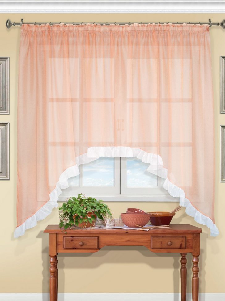 Przewiewne DIY zasłony DIY zasłony: Samodzielne uszycie zasłon w stylu śródziemnomorskim z przewiewnych materiałów.