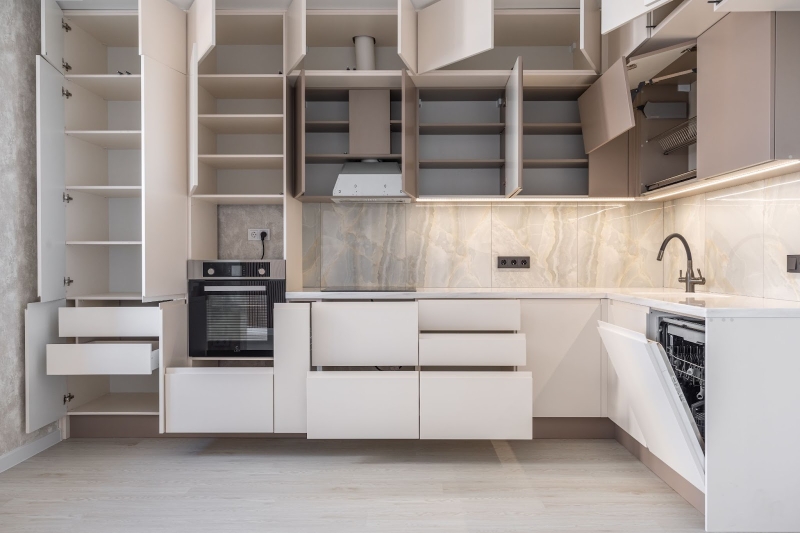 Montaż kuchni i AGD Montaż kuchni i instalacja sprzętu AGD: profesjonalny montaż kuchni na wymiar.