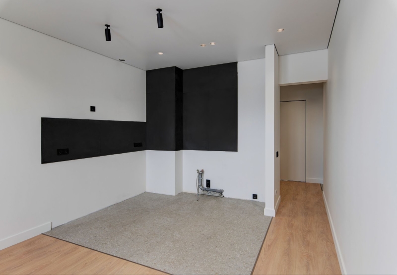 Precyzyjny pomiar kuchni Pomiar kuchni przed projektowaniem mebli: precyzja w projektowaniu kuchni na wymiar.