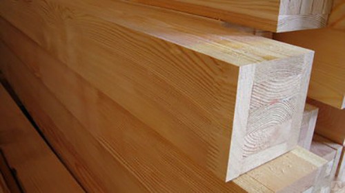 Odporność na wilgoć Klejony brús odporny na wilgoć i gnicie – trwałość na lata w Twoim domu.