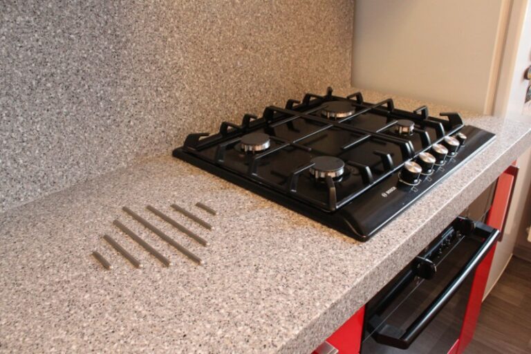 Blaty z kamienia sztucznego: Piękna i praktyczna kuchnia na lata — Blaty kuchenne z kamienia sztucznego