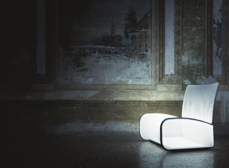 Krzesło Light Up: Futuryzm i relaks w Twoim salonie (i nie tylko!) — Krzesło z podświetleniem