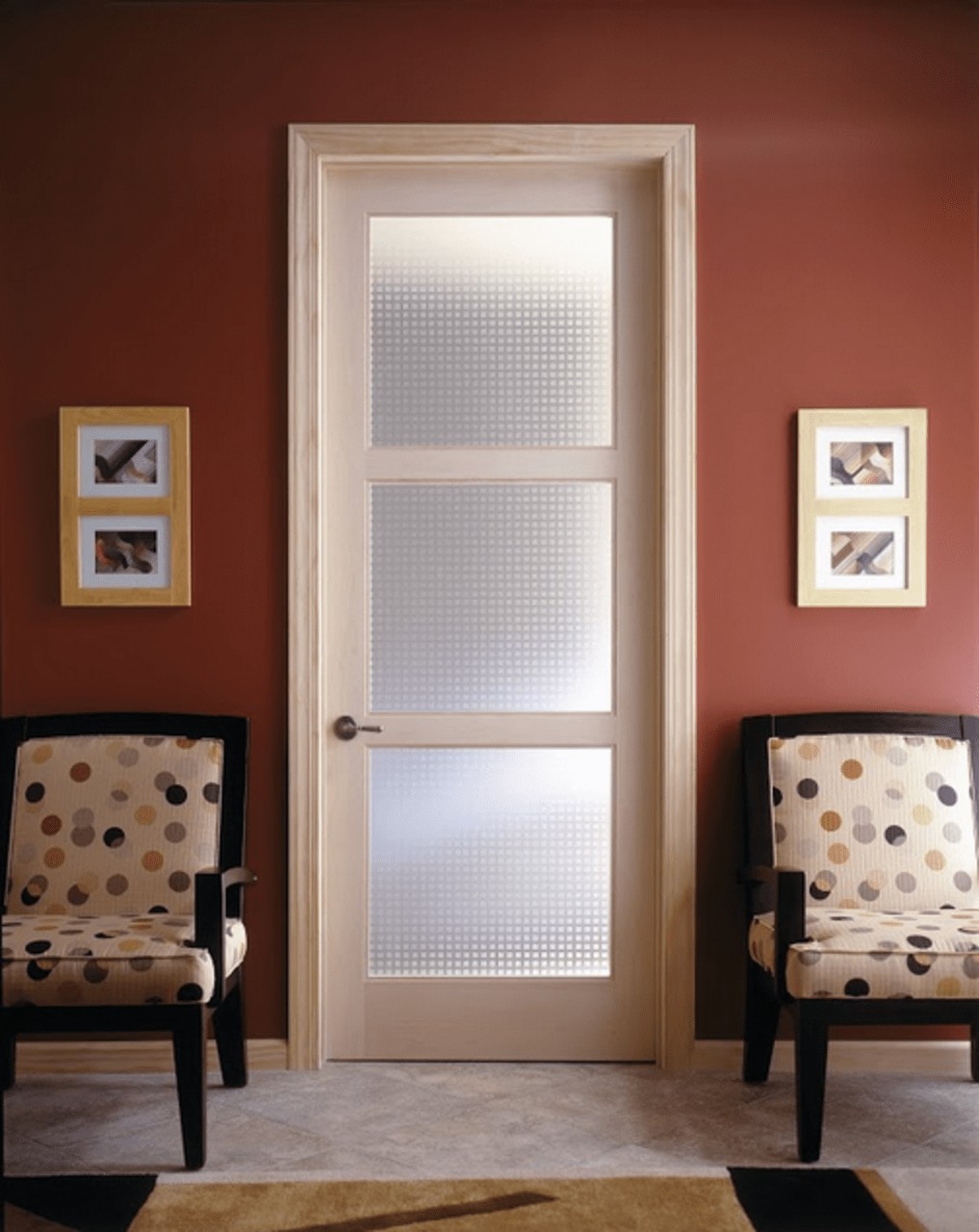 Eleganckie drzwi szklane Klasyczne drzwi wewnętrzne z matowego szkła, idealne do eleganckiego wnętrza w domu.