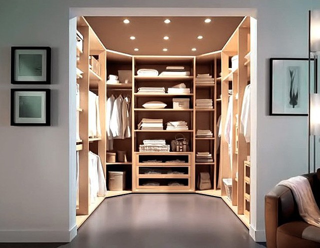 Garderoba na lata: Sprawdzone triki na trwałe i funkcjonalne szafy — Garderoba zorganizowana samodzielnie