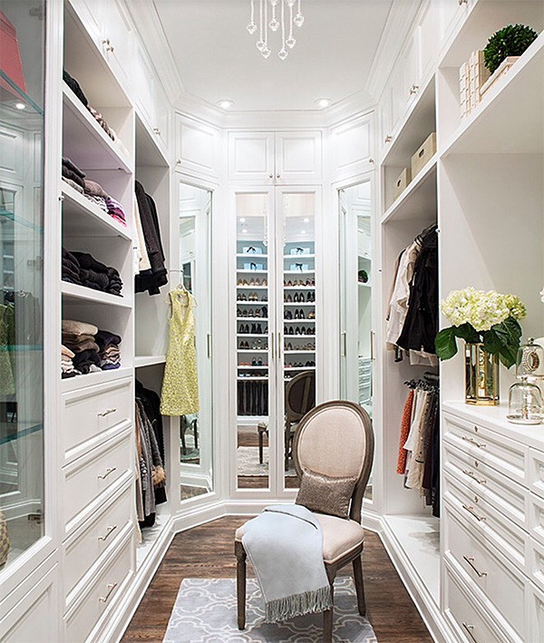 Mini garderoba DIY Mała garderoba zorganizowana samodzielnie: optymalne wykorzystanie przestrzeni i inteligentne rozwiązania.