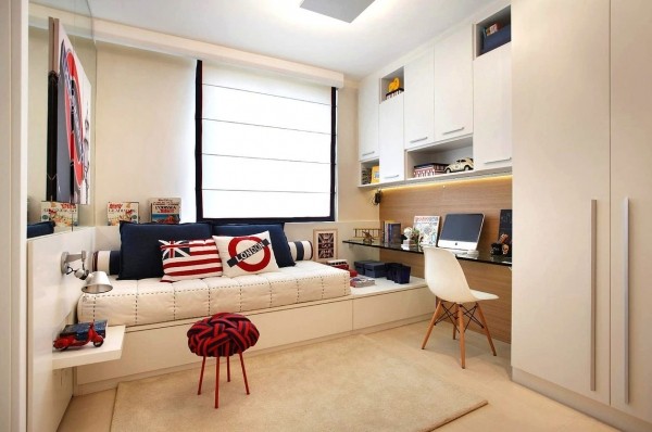 Funkcjonalna kawalerka rodzinna Kawalerka z dzieckiem: aranżacja małego mieszkania z meblami wielofunkcyjnymi