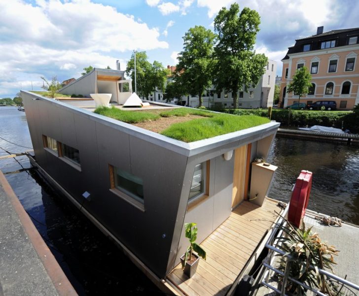 Rejestracja obowiązkowa Rejestracja domu na wodzie: ważne aspekty prawne dla bezpiecznego pływania w 2026.