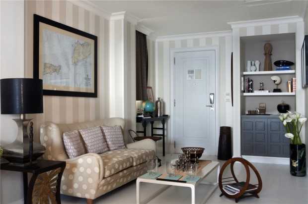 Neoklasyczny balkon Włoski balkon: Neoklasyczny styl inspirowany hotelem Capri Tiberio Palace z detalami.