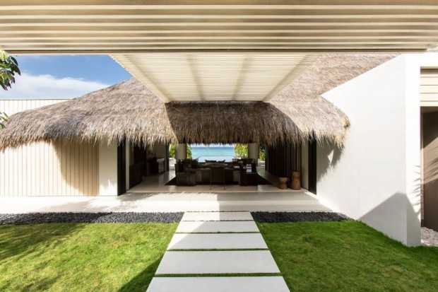 Balkonowy raj Architektura tropikalna 2026: Hotel Cheval Blanc Randheli jako inspiracja dla Twojego balkonu