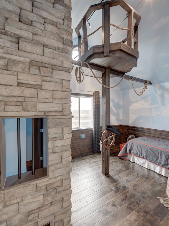 Maszt w pokoju dziecka Maszt statku w pokoju dziecięcym: element pirackiego wystroju dla chłopca.