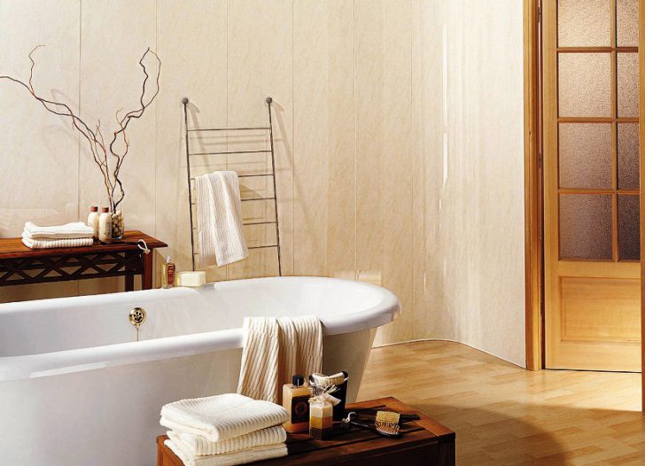 Łatwa wymiana paneli Łatwa wymiana uszkodzonego panelu PCV w łazience. Szybki i niedrogi remont.