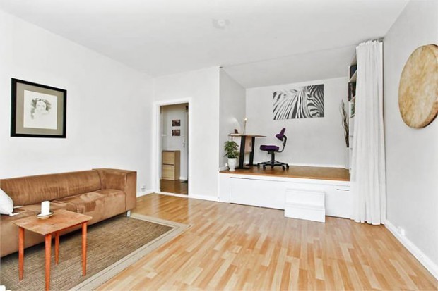 Kreatywne Podium 2026 Funkcjonalne podium w mieszkaniu: przykład kreatywnego wykorzystania przestrzeni w 2026.