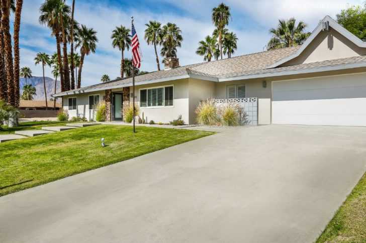 Ranczo w stylu Polinezji Polinezyjski styl: Fasada ranczo z naturalnego kamienia, projekt renowacji domu 2026.