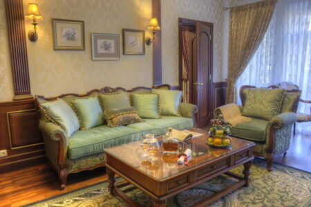 Salon w stylu angielskim: Elegancja i komfort w Twoim domu