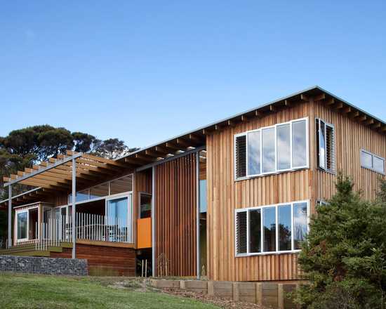 Siding: Alternatywa dla elewacji Renowacja elewacji domu. Zastosowanie sidingu jako alternatywy dla tradycyjnych materiałów.